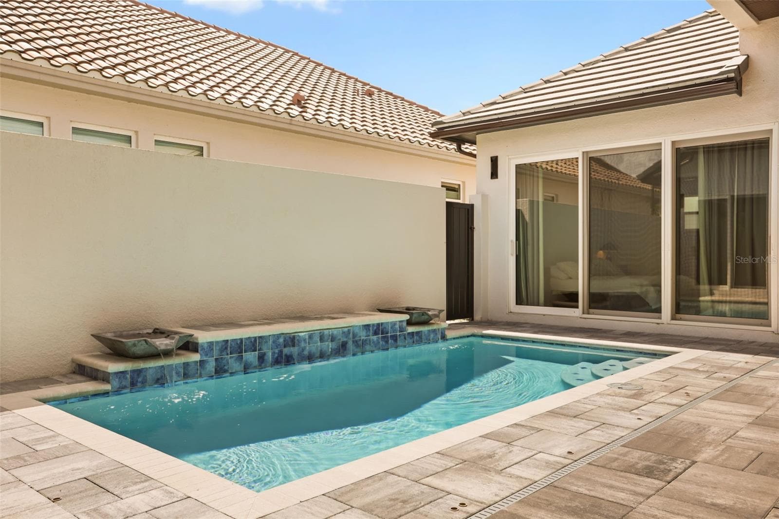 Courtyard Pool - 260 HAMPTON LOOP, DAVENPORT