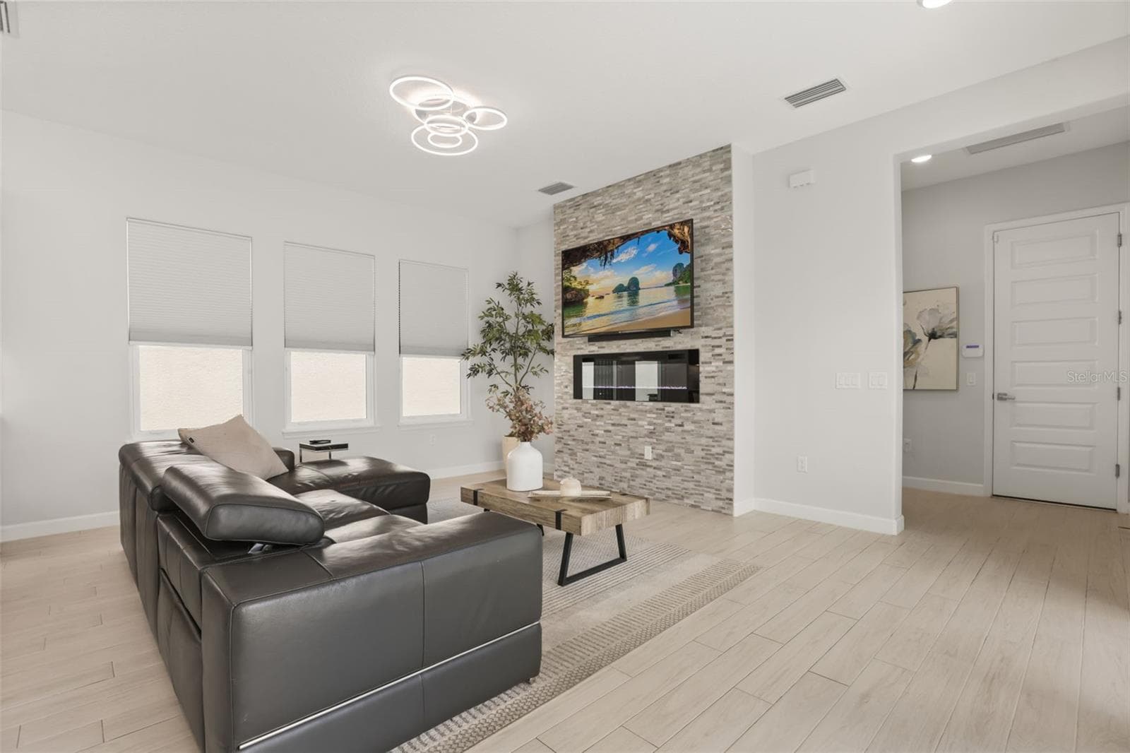 Living Room - 260 HAMPTON LOOP, DAVENPORT