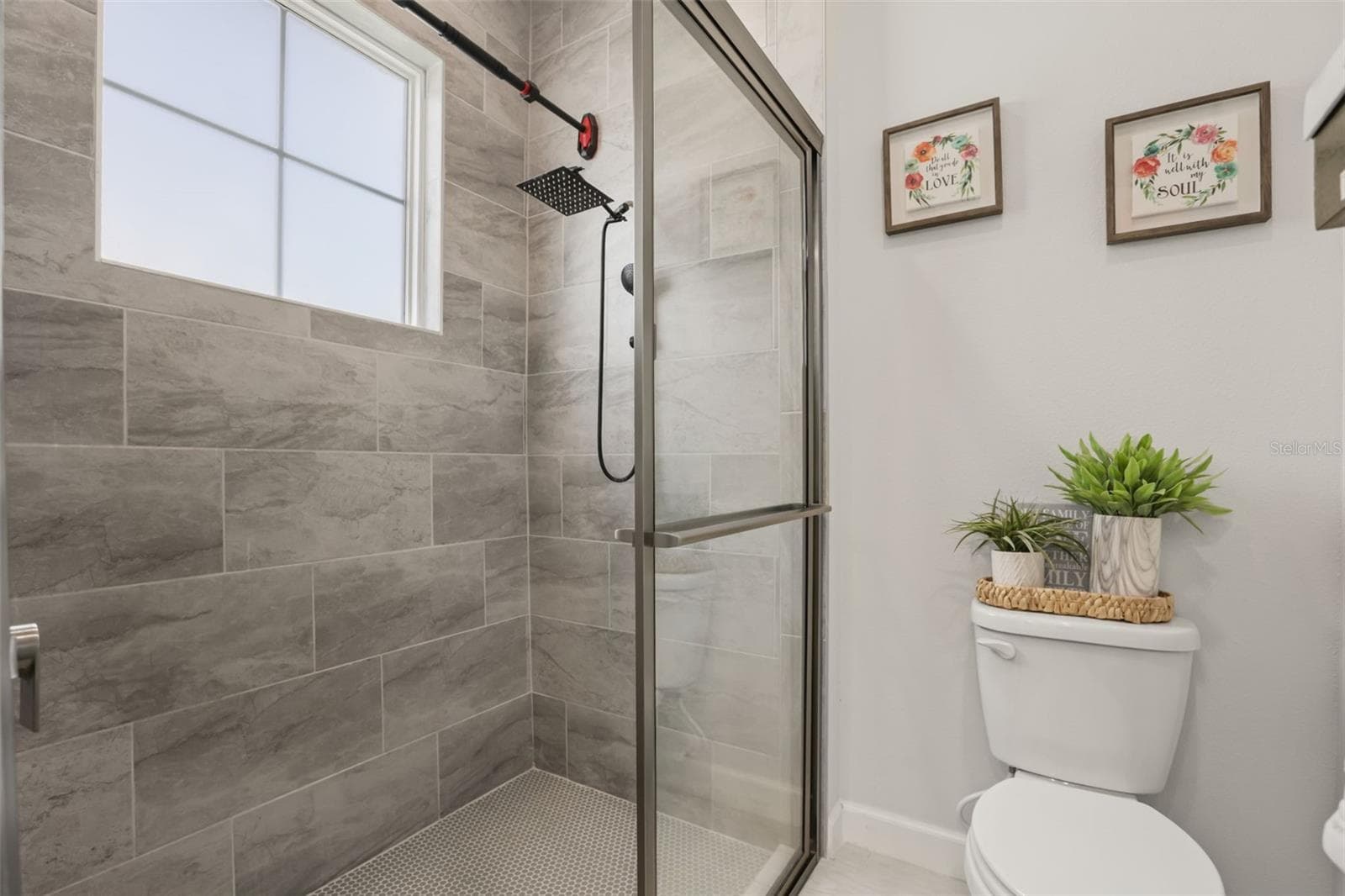 In-law Bathroom - 260 HAMPTON LOOP, DAVENPORT