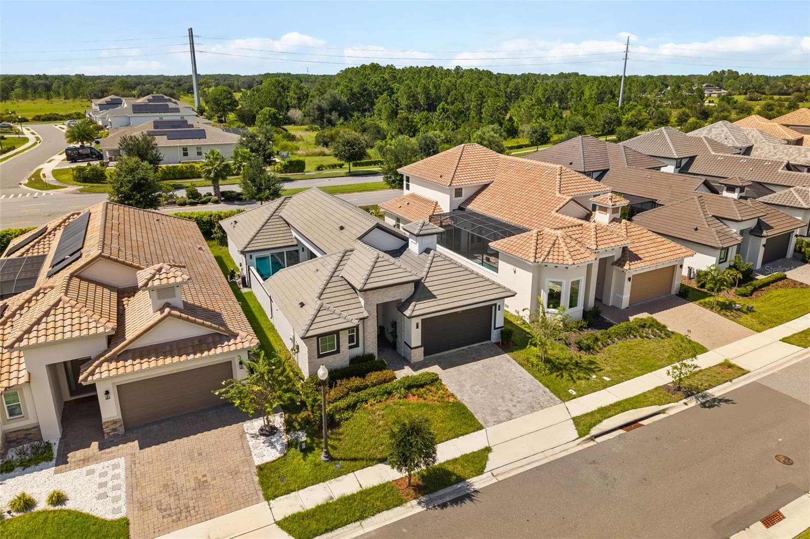 Drone front - 260 HAMPTON LOOP, DAVENPORT