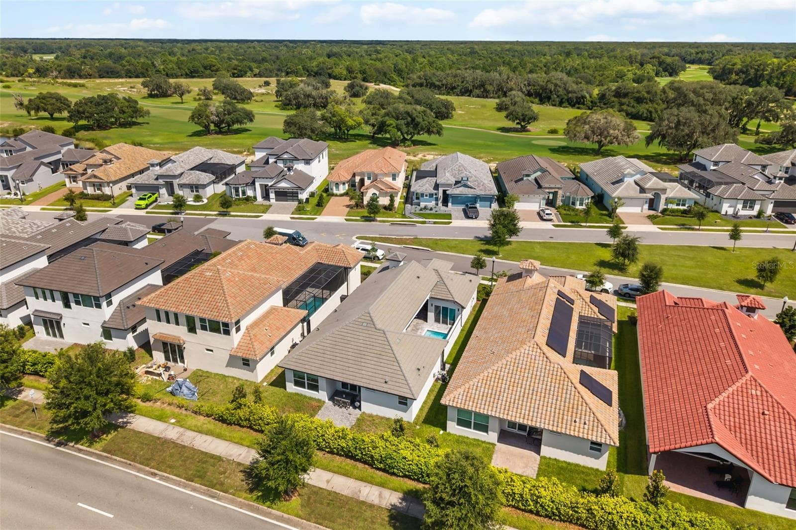 Drone Back - 260 HAMPTON LOOP, DAVENPORT