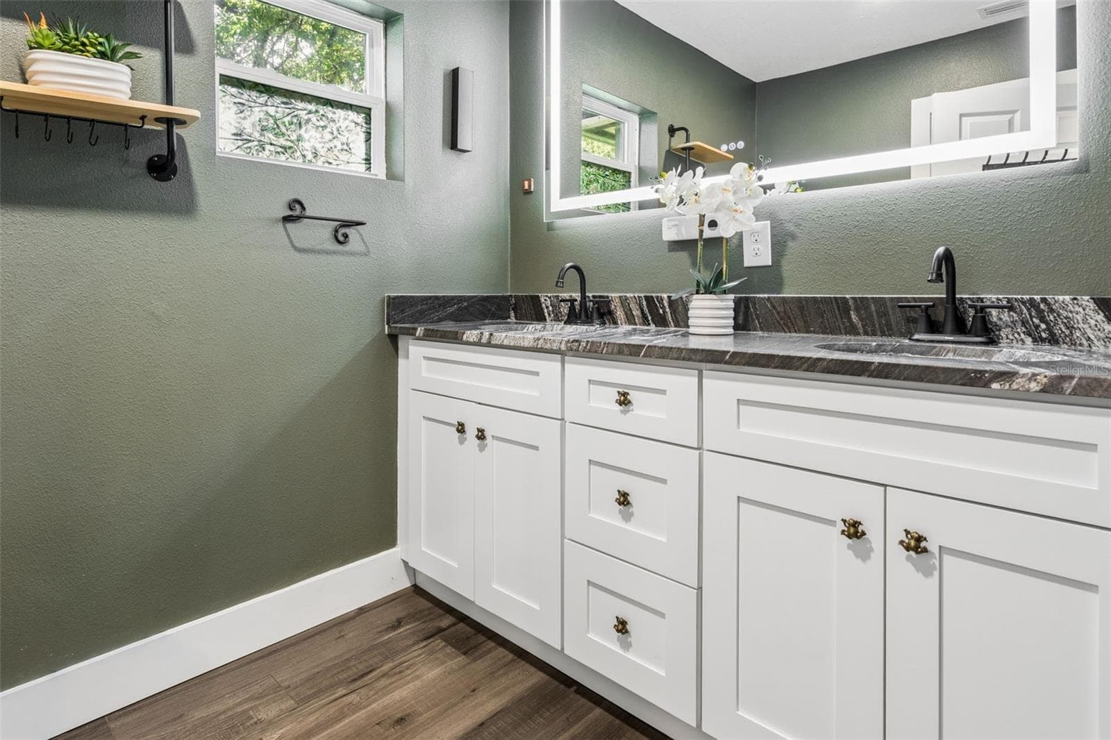 Primary EnSuite Bath - 10420 N HAMNER AVE, TAMPA