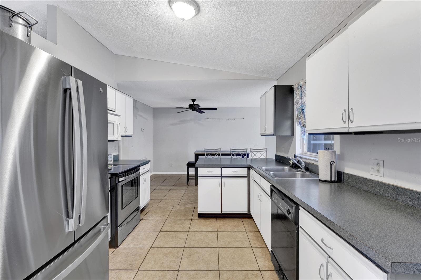 Single Family Residence at 504 EAGLE CT, POINCIANA, photo 11 of 29