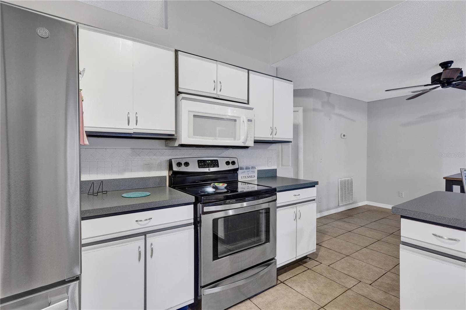 Single Family Residence at 504 EAGLE CT, POINCIANA, photo 12 of 29