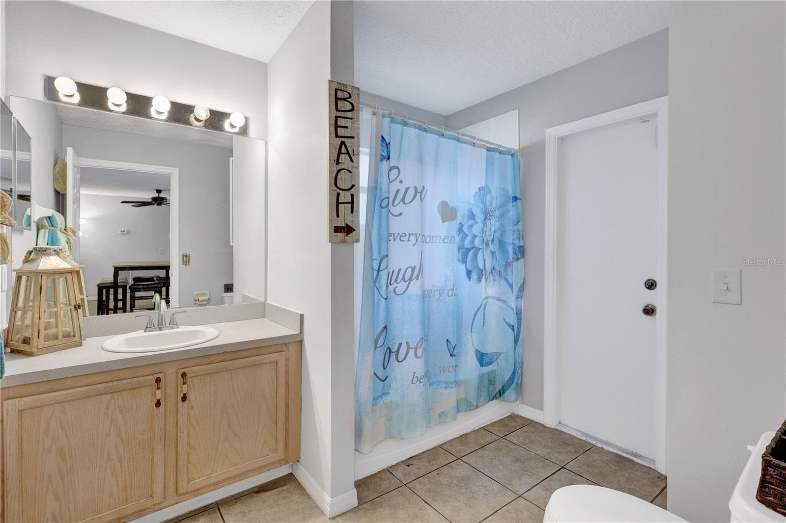 GUEST BATHROOM - 504 EAGLE CT, POINCIANA