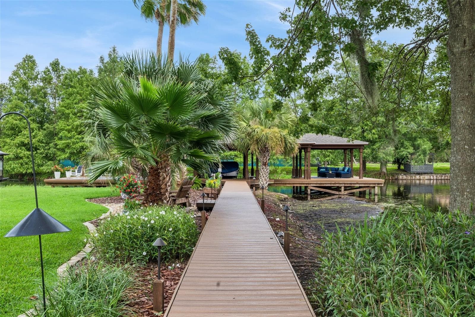 Shared path to docks for this house and neighbor's house - 333 BRANTLEY CLUB PL, LONGWOOD