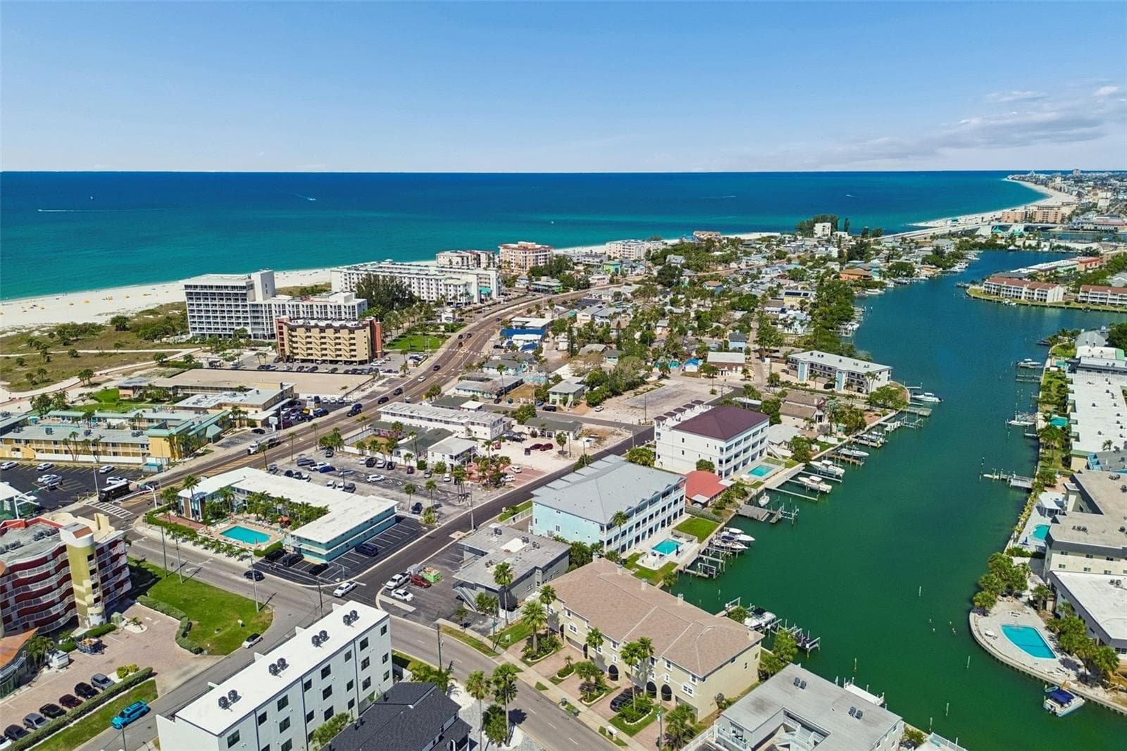 John's pass sandbar and village is close enough to arrive by kayak, paddleboard. Once you get there get a tiki bar boat ride. - 152 117TH AVE, TREASURE ISLAND