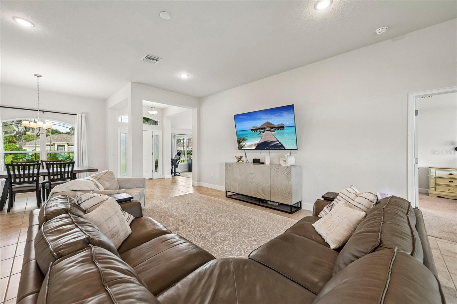 Living Room - 2718 N CHAMBERLAIN BLVD, NORTH PORT