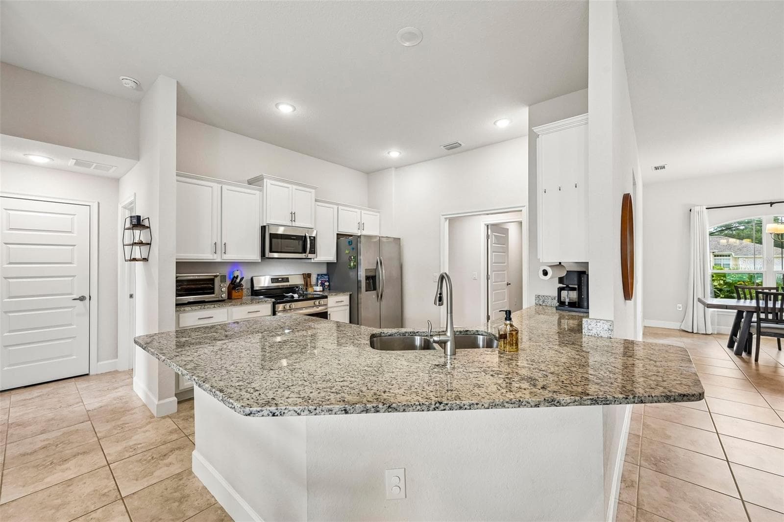 Kitchen - 2718 N CHAMBERLAIN BLVD, NORTH PORT