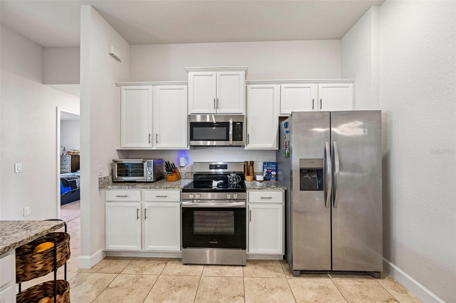 Kitchen Appliances - 2718 N CHAMBERLAIN BLVD, NORTH PORT