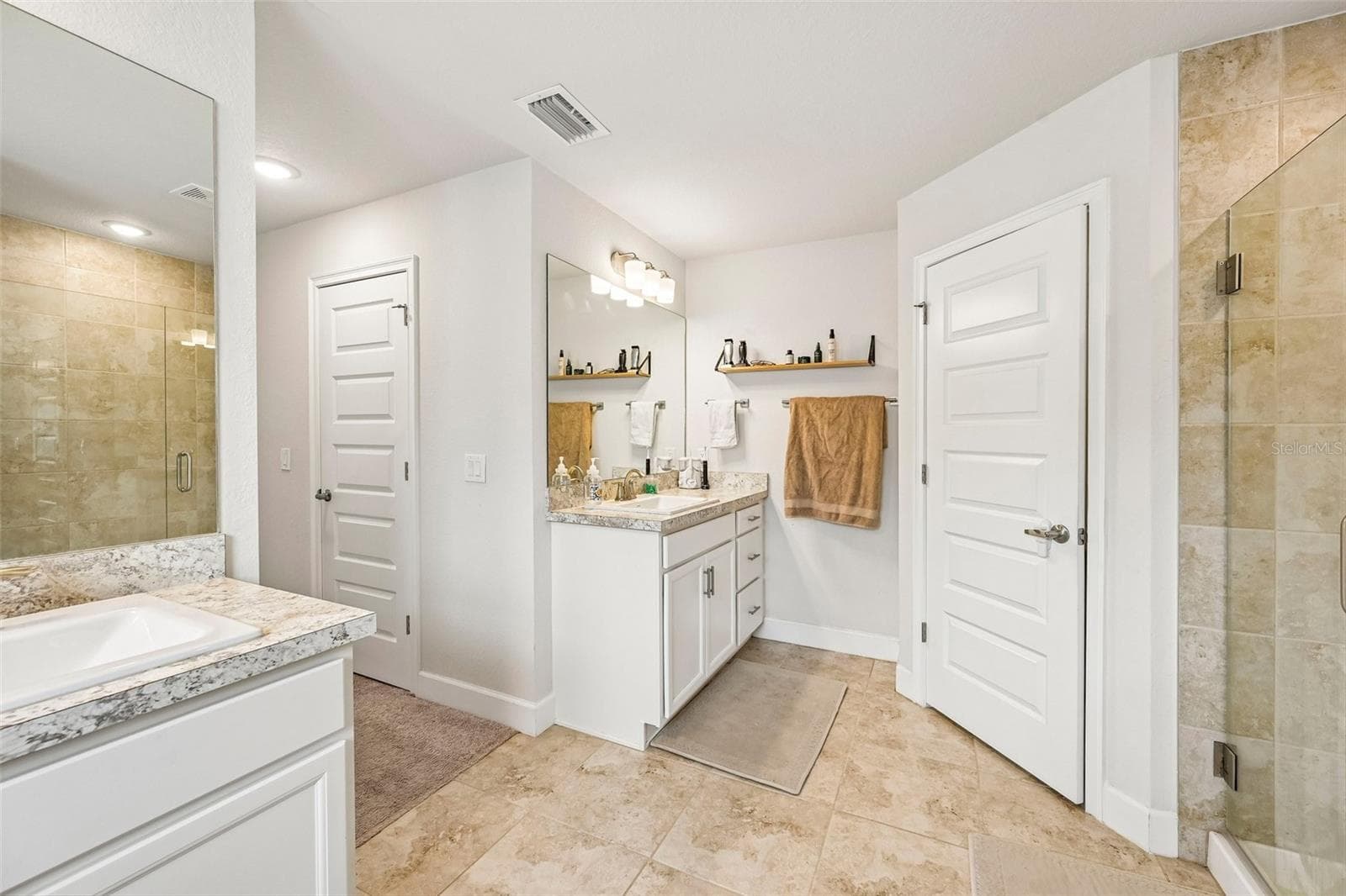 Master Bath - 2718 N CHAMBERLAIN BLVD, NORTH PORT