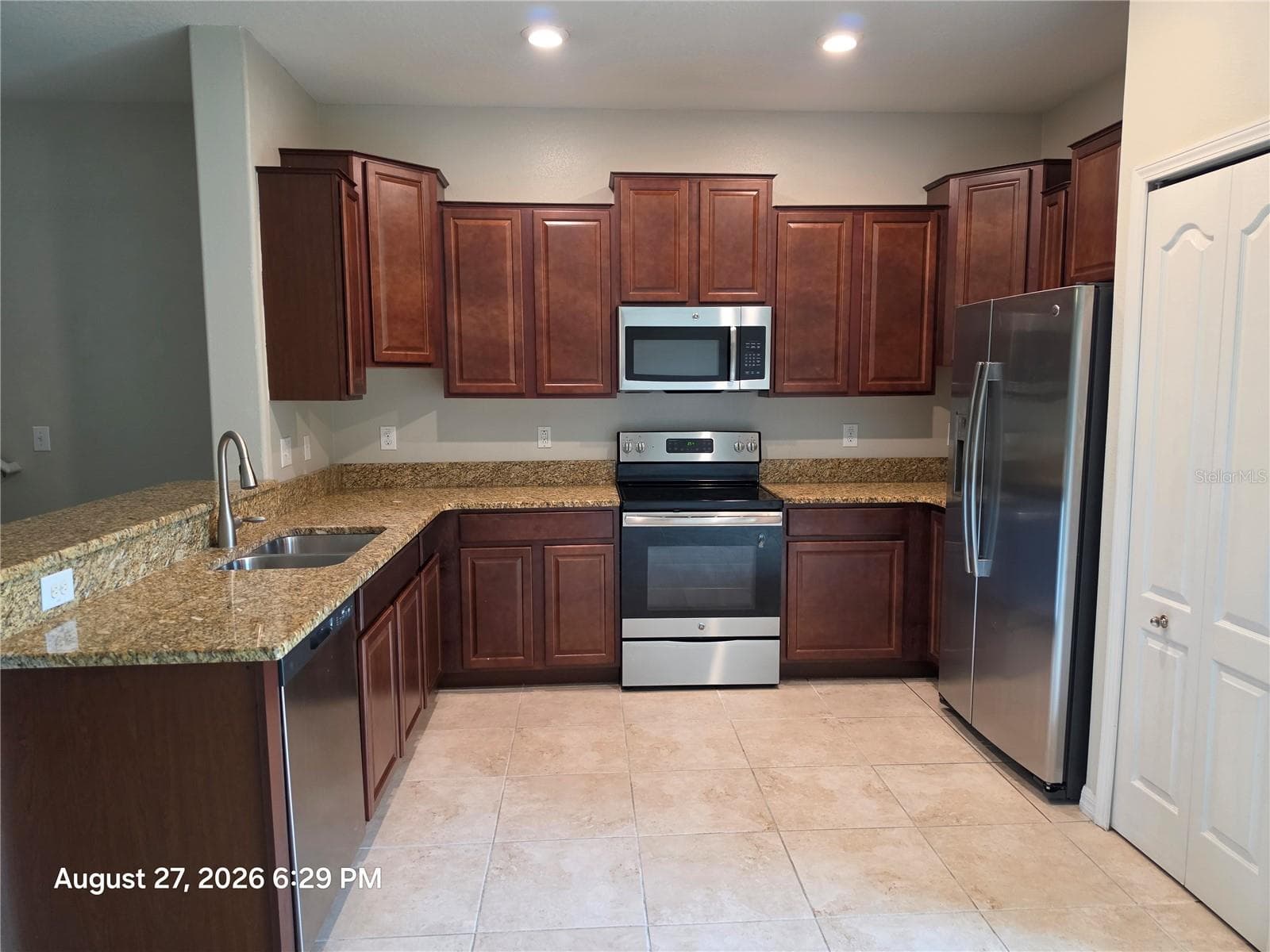 Townhouse at 2110 GOLDEN FALCON DR, RUSKIN, photo 12 of 54