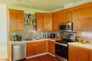 Manufactured Home at 3000 US HIGHWAY 17 92 W LOT 553, HAINES CITY, photo 6 of 18