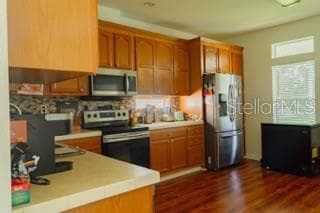 Manufactured Home at 3000 US HIGHWAY 17 92 W LOT 553, HAINES CITY, photo 7 of 18