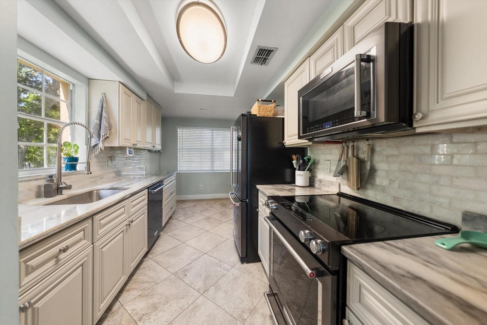 Condominium at 10811 INDIAN HILLS CT #42, SEMINOLE, photo 12 of 33