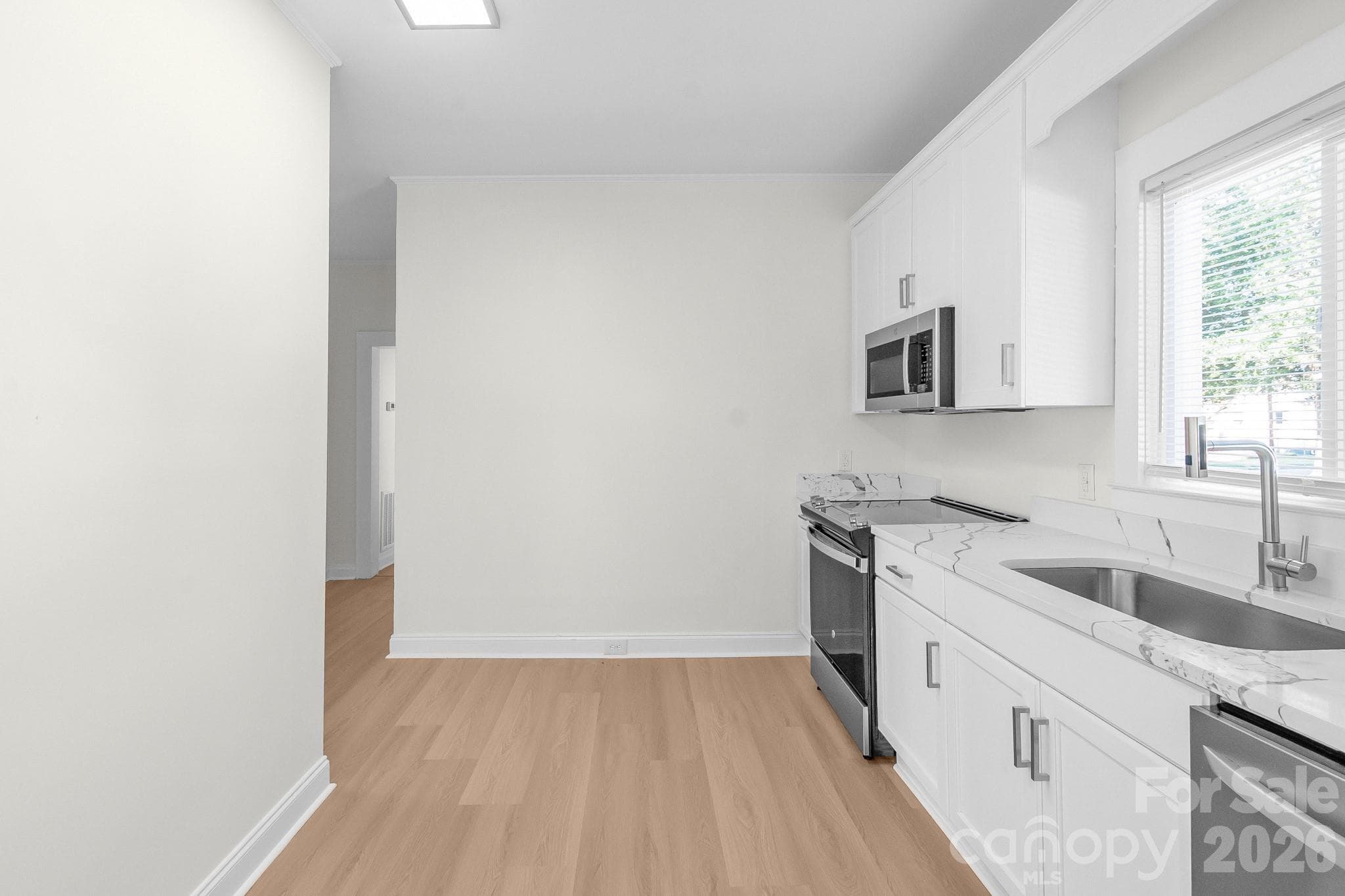 Single Family Residence at 204 Pleasant Street, Belmont, photo 7 of 48
