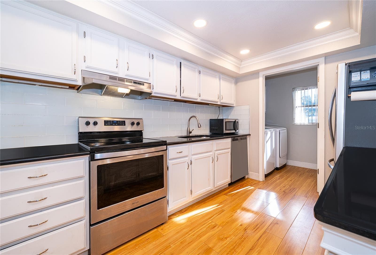 Kitchen - 1130 N LAKE PARKER AVE #C126, LAKELAND