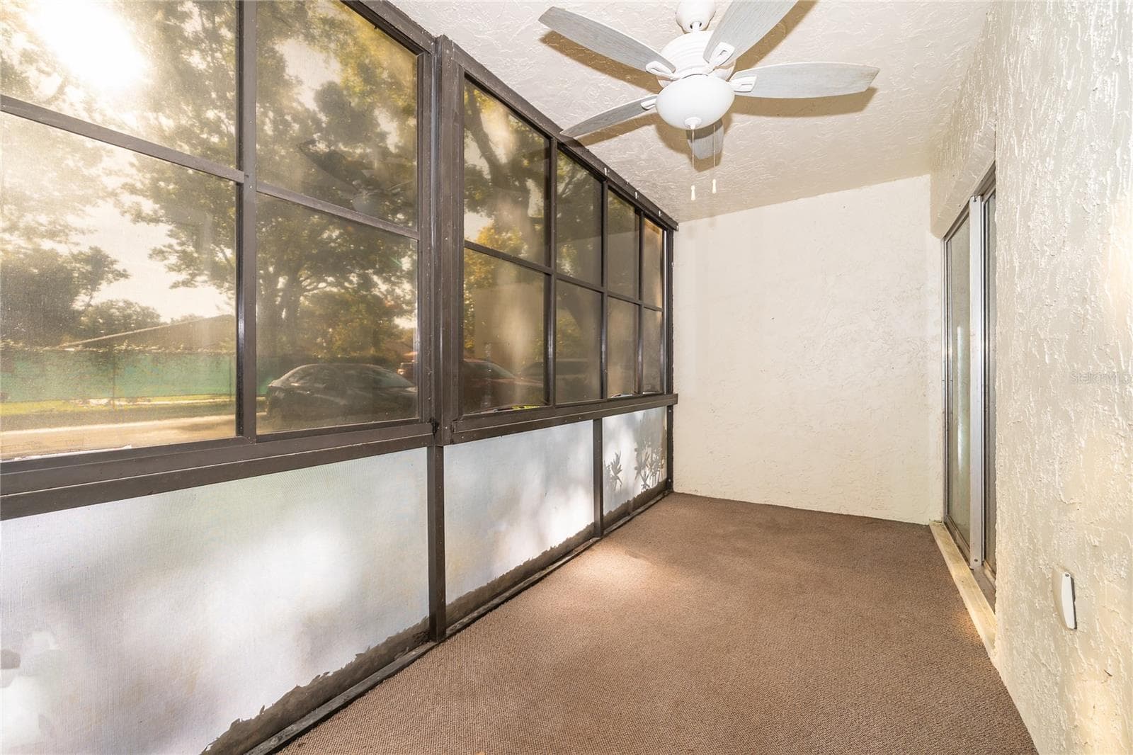 Covered Screen Patio - 1130 N LAKE PARKER AVE #C126, LAKELAND