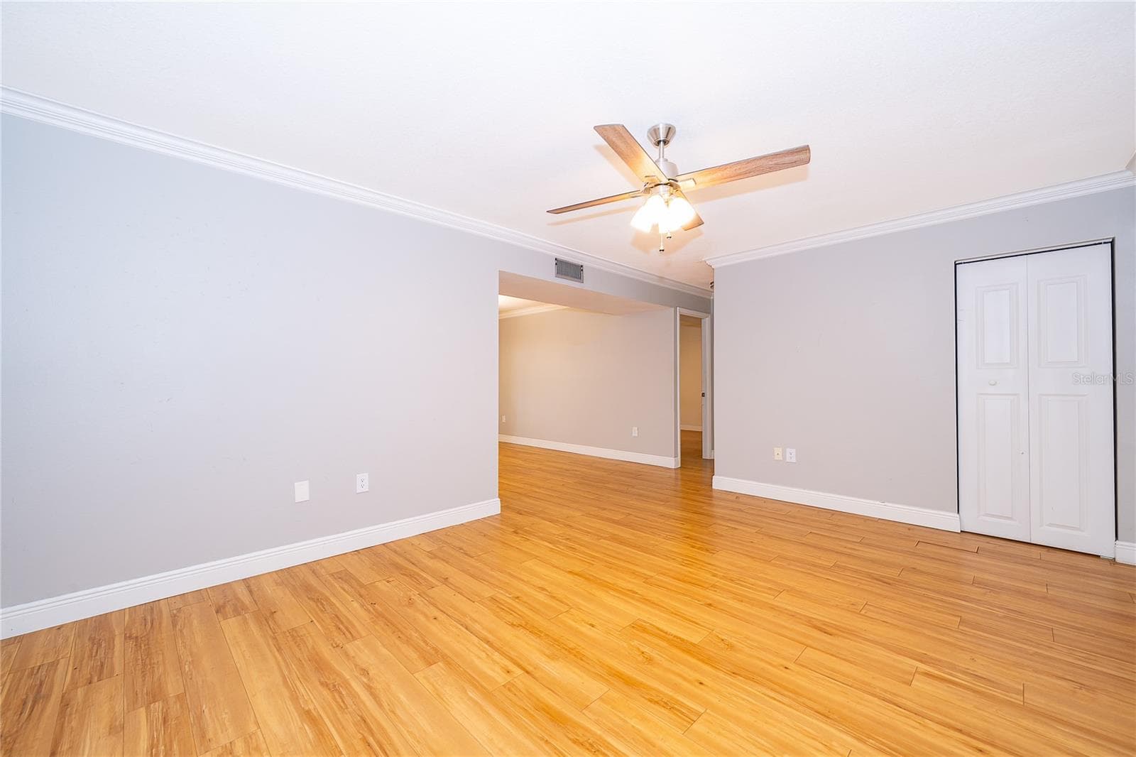 Living Room - 1130 N LAKE PARKER AVE #C126, LAKELAND