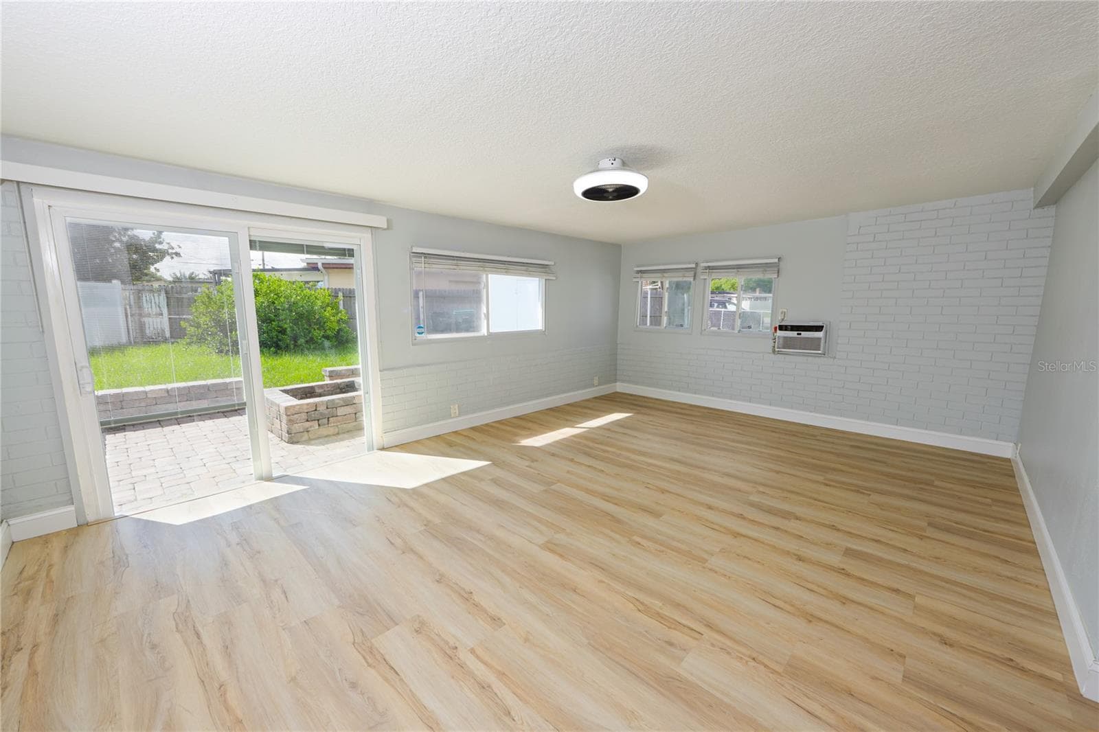 Single Family Residence at 10900 ABIGAIL ST, ORLANDO, photo 3 of 24