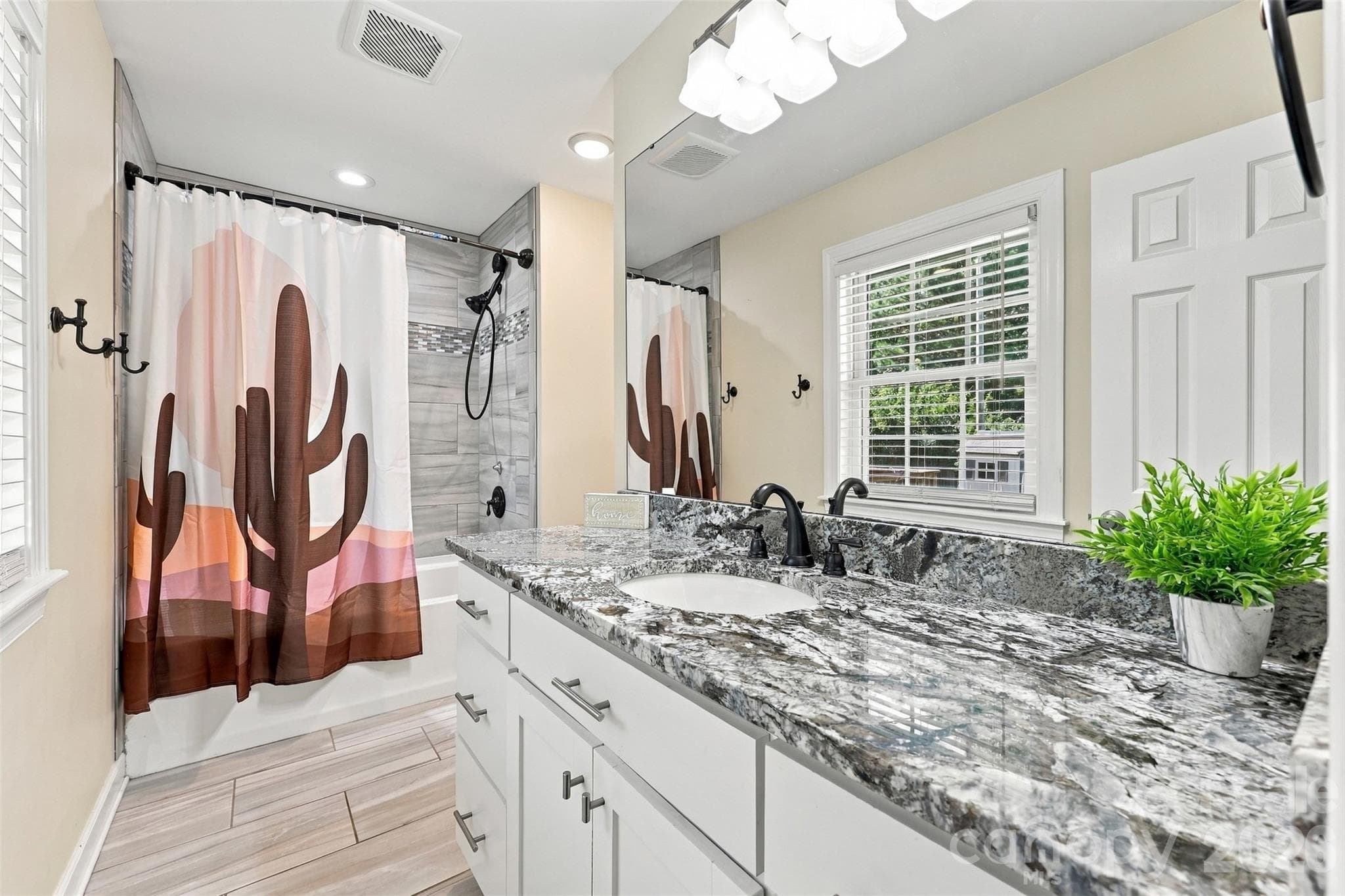 Primary bedroom ensuite - 1218 Calhoun Street, Rock Hill