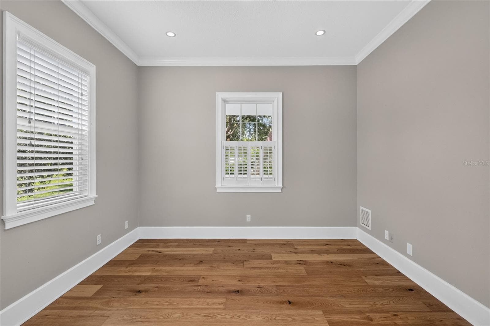 Single Family Residence at 580 W 10TH AVE, MOUNT DORA, photo 16 of 100