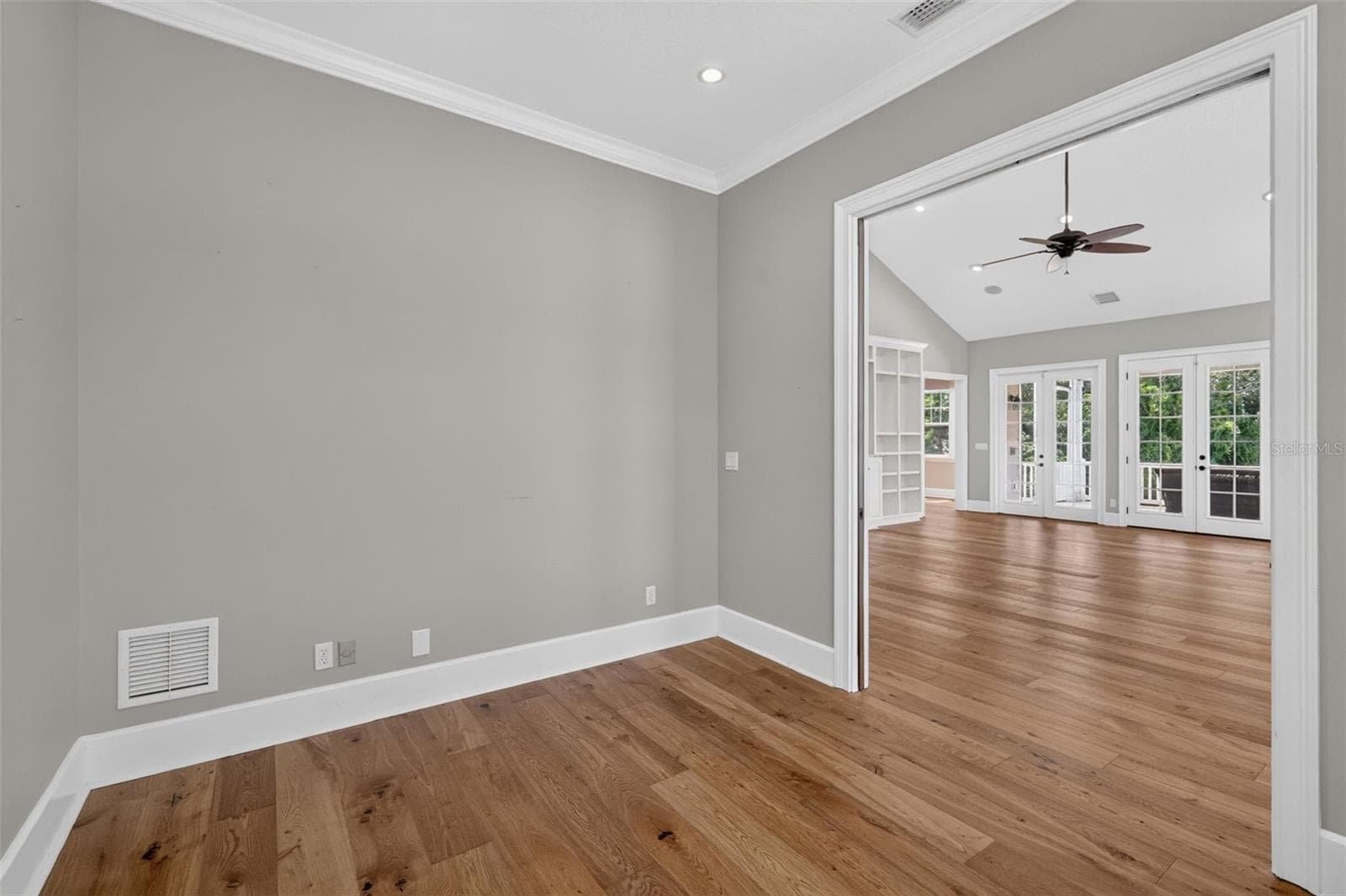 Single Family Residence at 580 W 10TH AVE, MOUNT DORA, photo 17 of 100