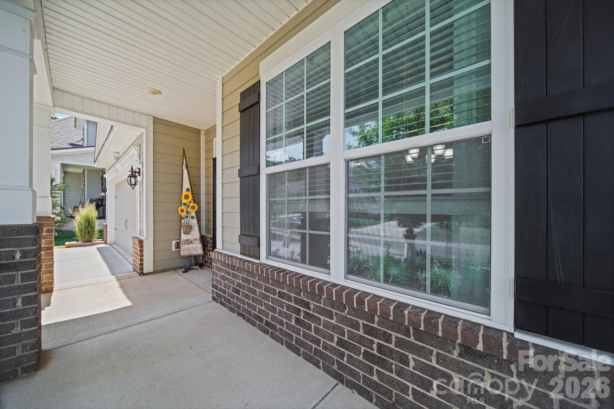 Single Family Residence at 1726 Santa Clara Trace, Clover, photo 2 of 29