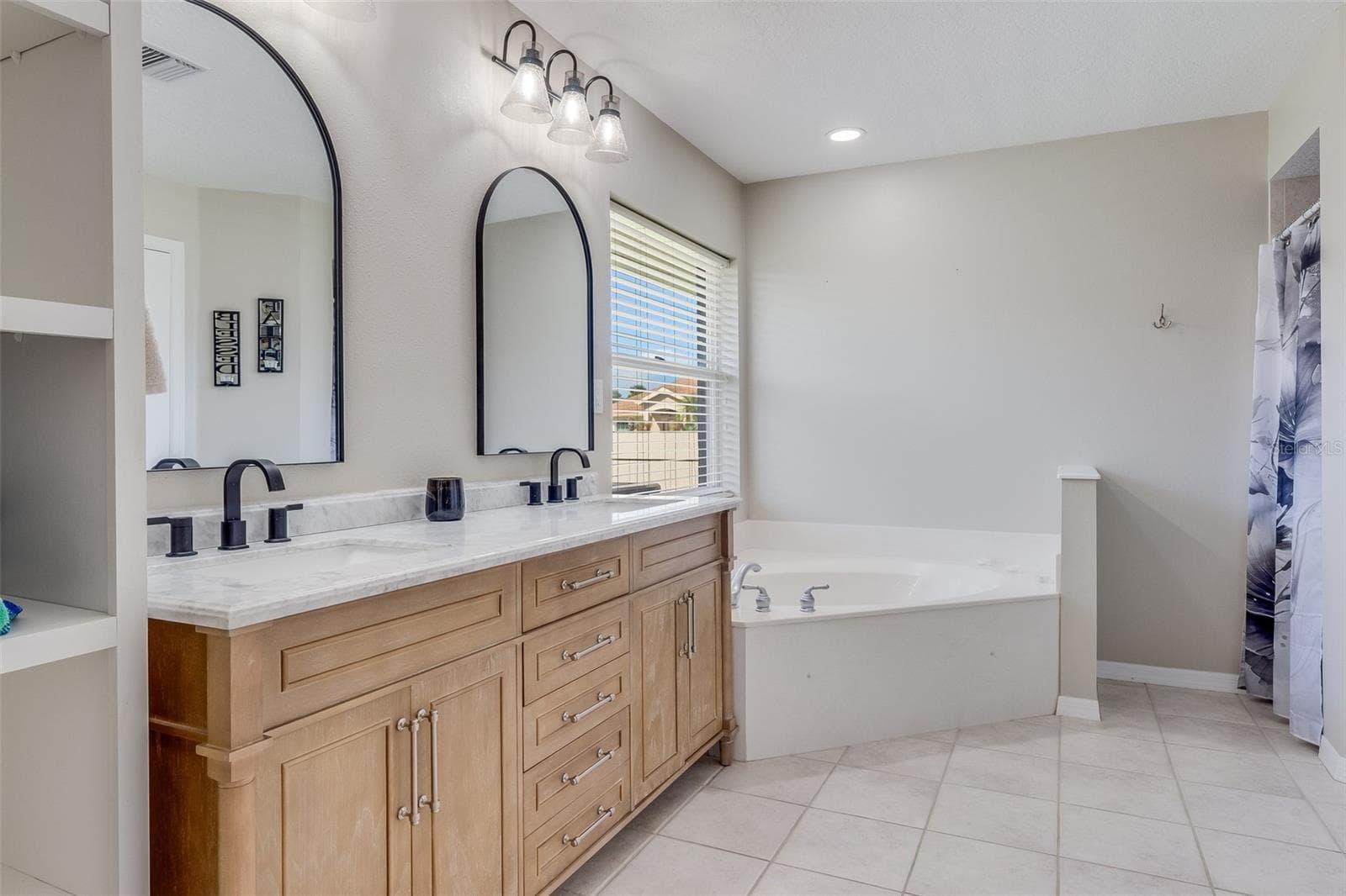 Single Family Residence at 2226 CHARLESTON PARK DR, NORTH PORT, photo 25 of 45