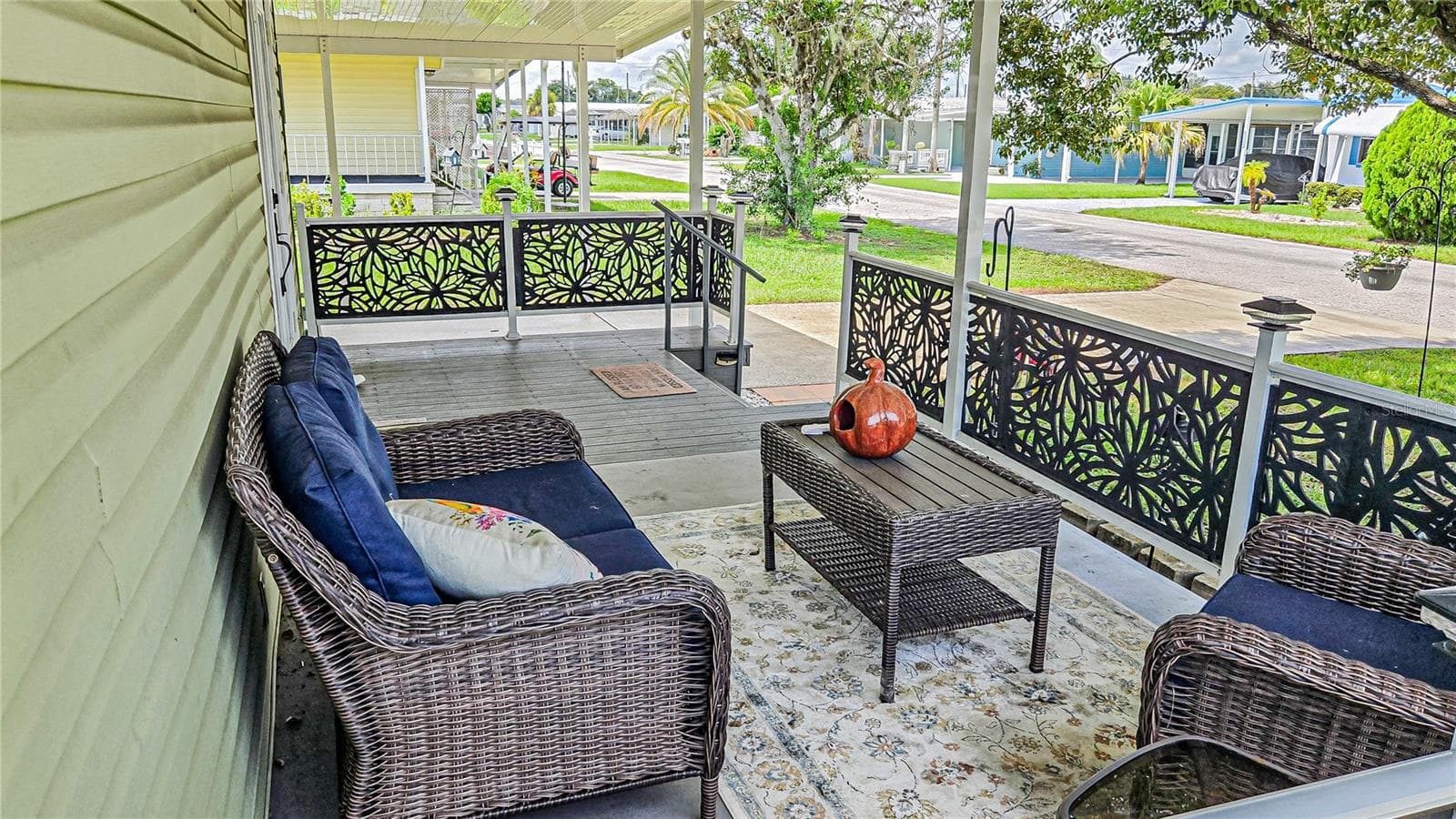 Manufactured Home at 36952 GRACE AVE, ZEPHYRHILLS, photo 7 of 54