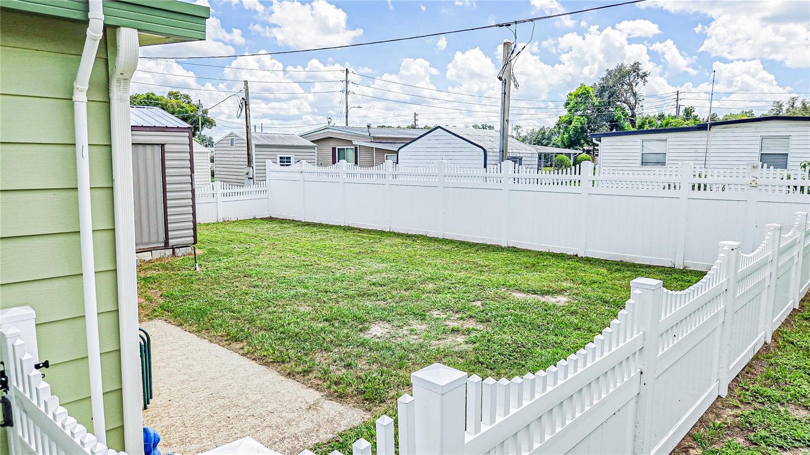 Manufactured Home at 36952 GRACE AVE, ZEPHYRHILLS, photo 10 of 54