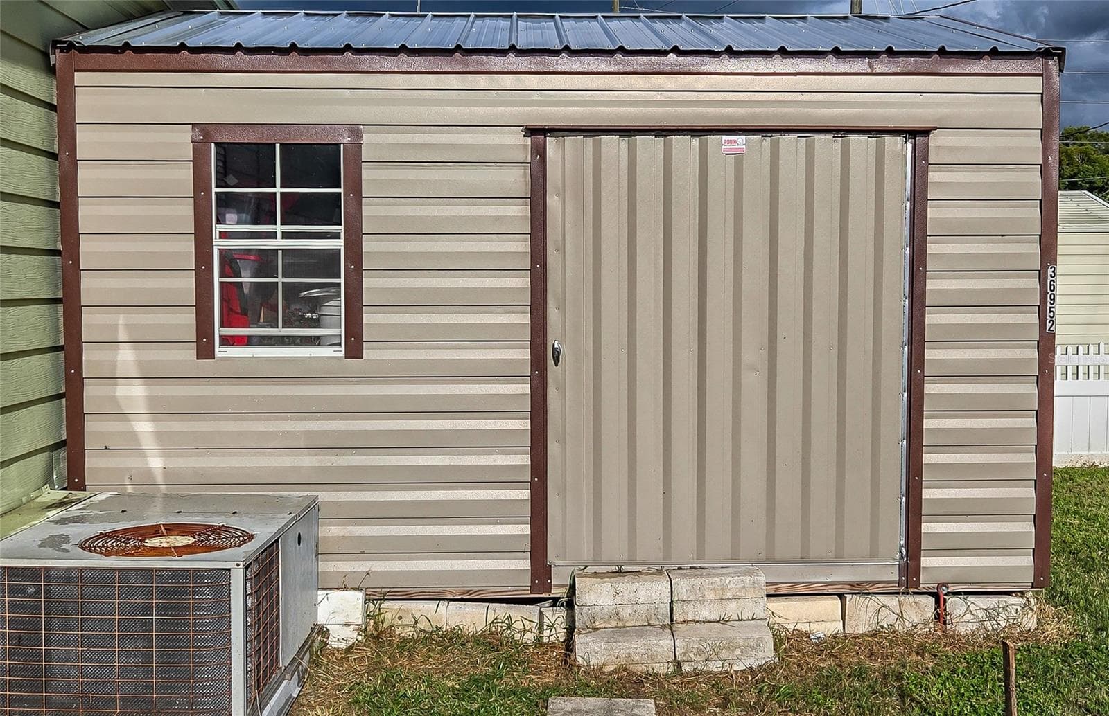 Manufactured Home at 36952 GRACE AVE, ZEPHYRHILLS, photo 38 of 54