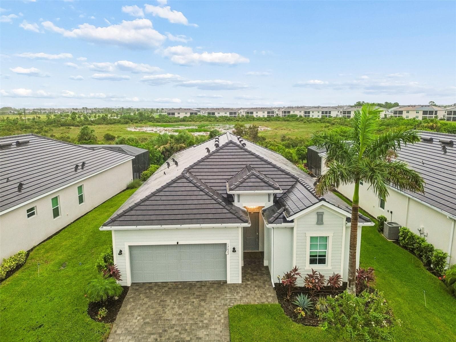Single Family Residence at 17622 SANTORINI CT, VENICE, photo 4 of 100