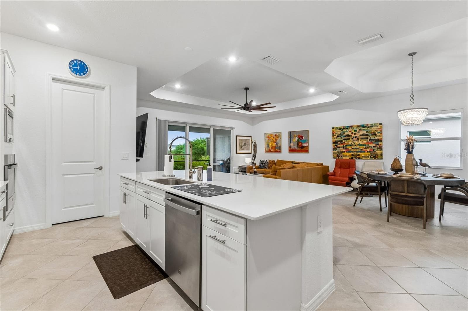 Single Family Residence at 17622 SANTORINI CT, VENICE, photo 8 of 100