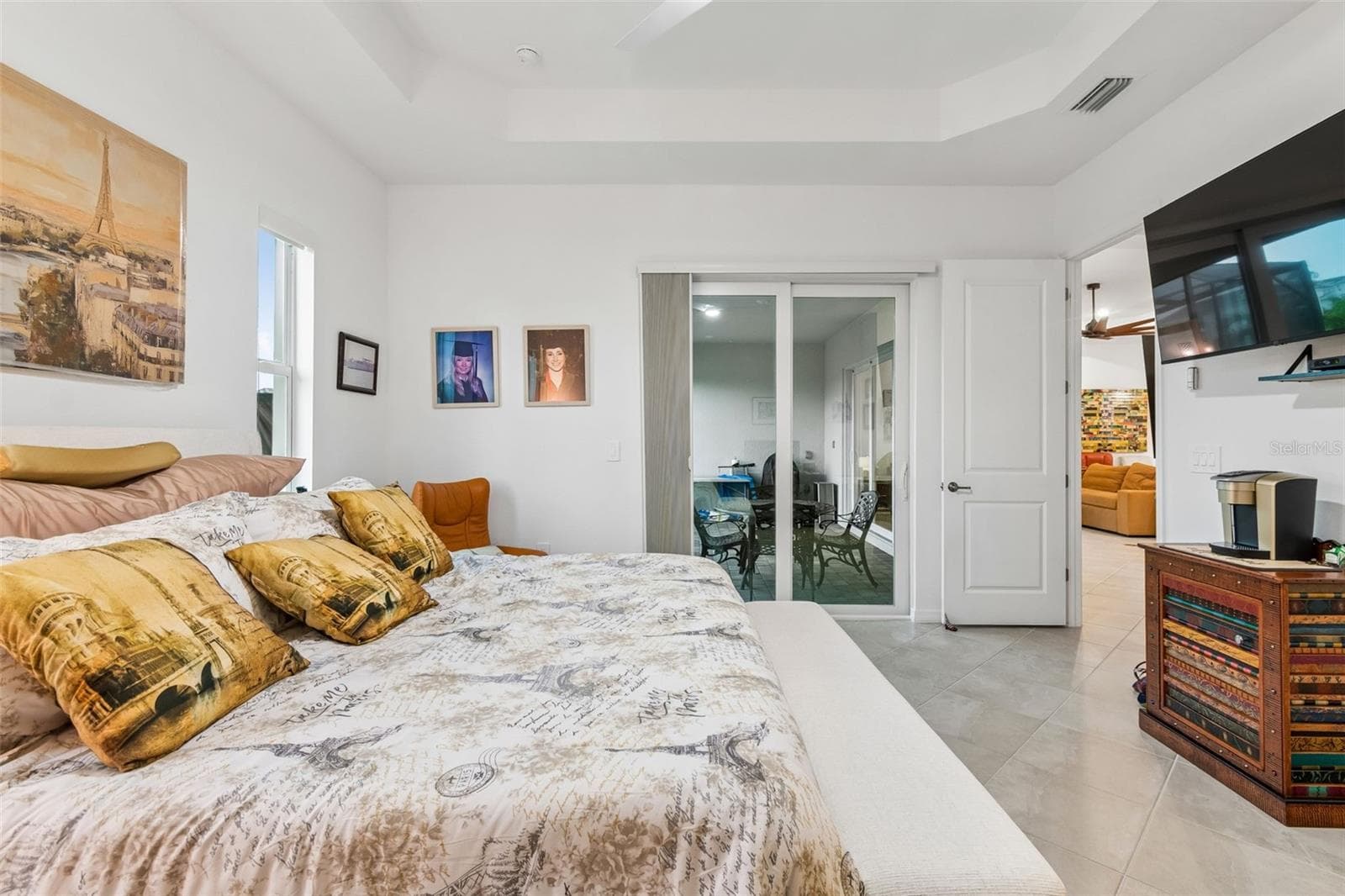 Single Family Residence at 17622 SANTORINI CT, VENICE, photo 19 of 100