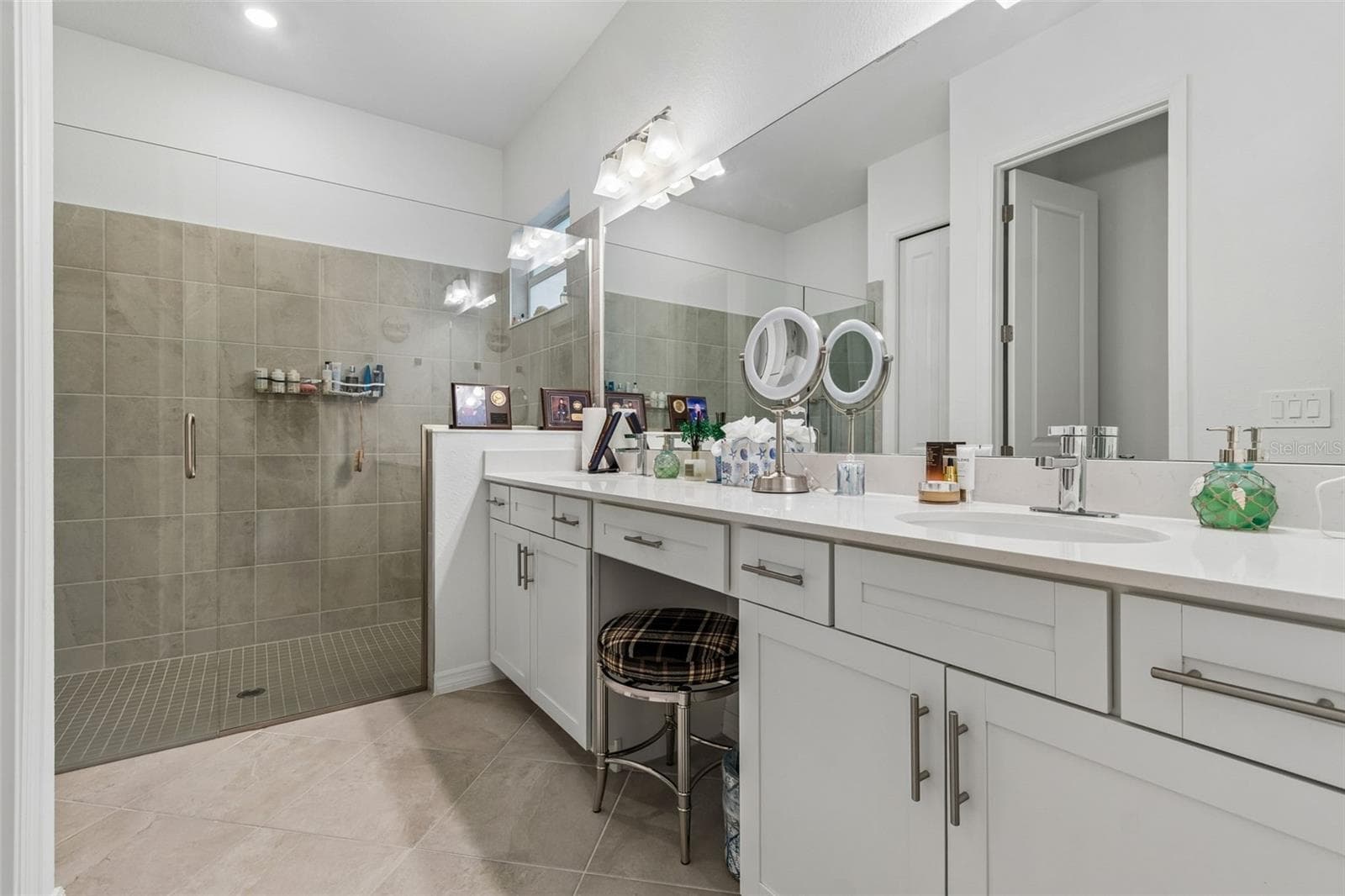 Single Family Residence at 17622 SANTORINI CT, VENICE, photo 24 of 100