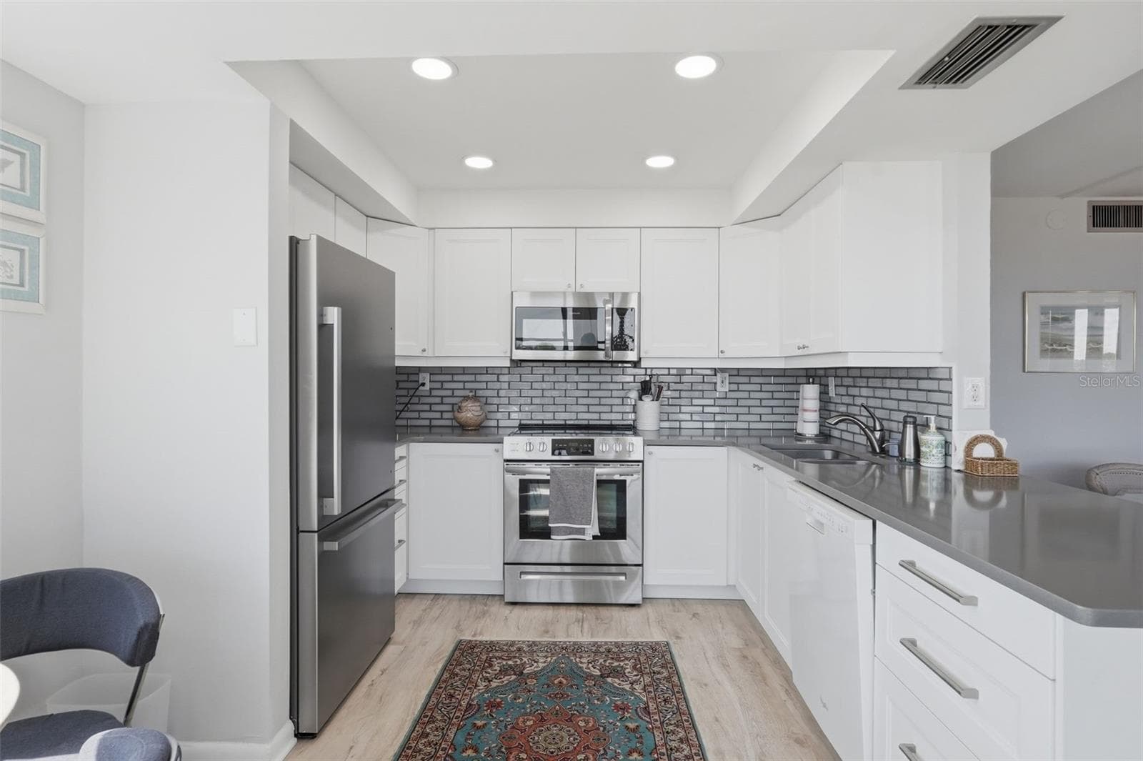 Condominium at 6357 BAHIA DEL MAR BLVD #406, ST PETERSBURG, photo 4 of 30
