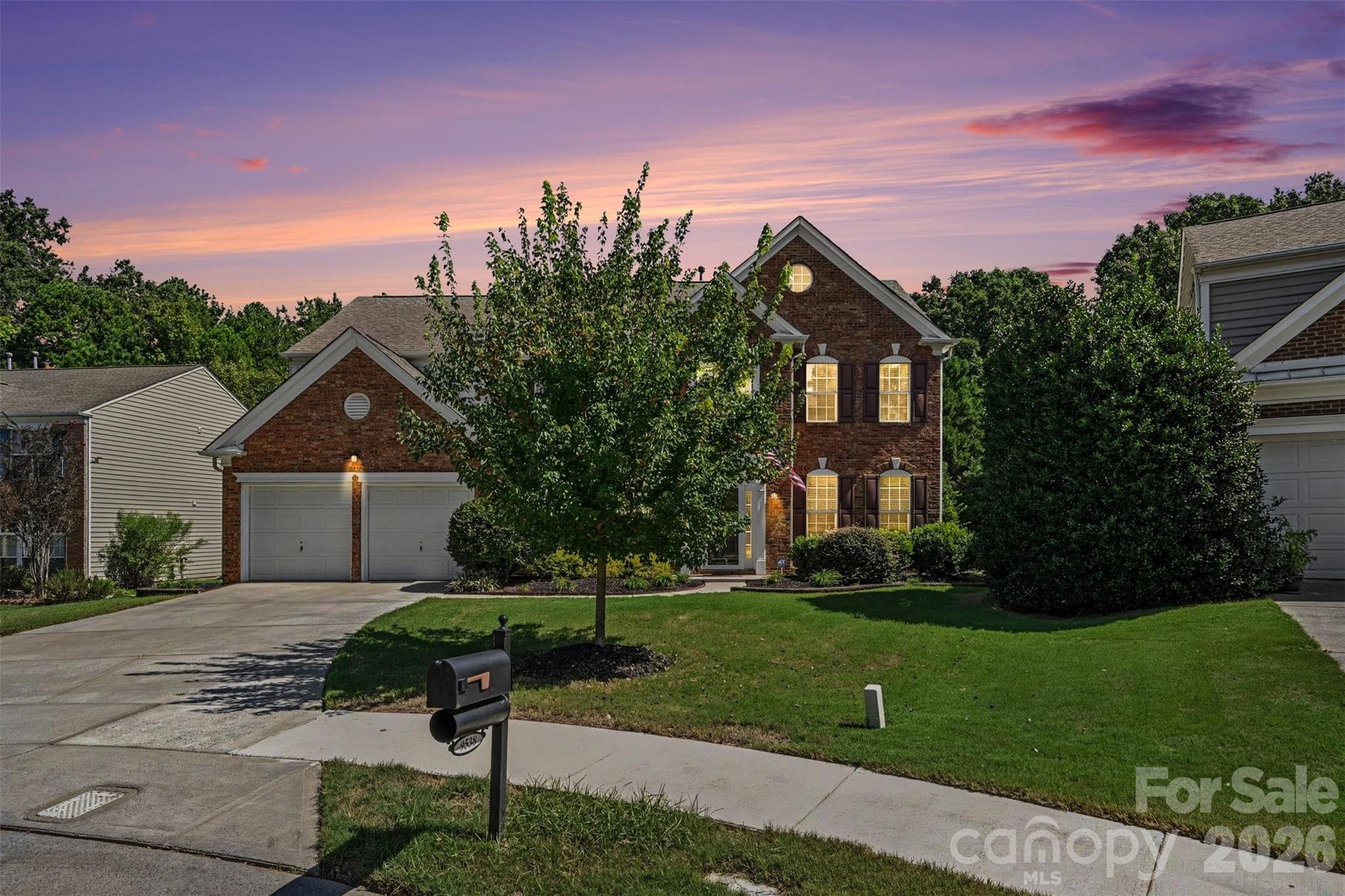 Single Family Residence at 9538 Linden Tree Lane, Charlotte, photo 2 of 44