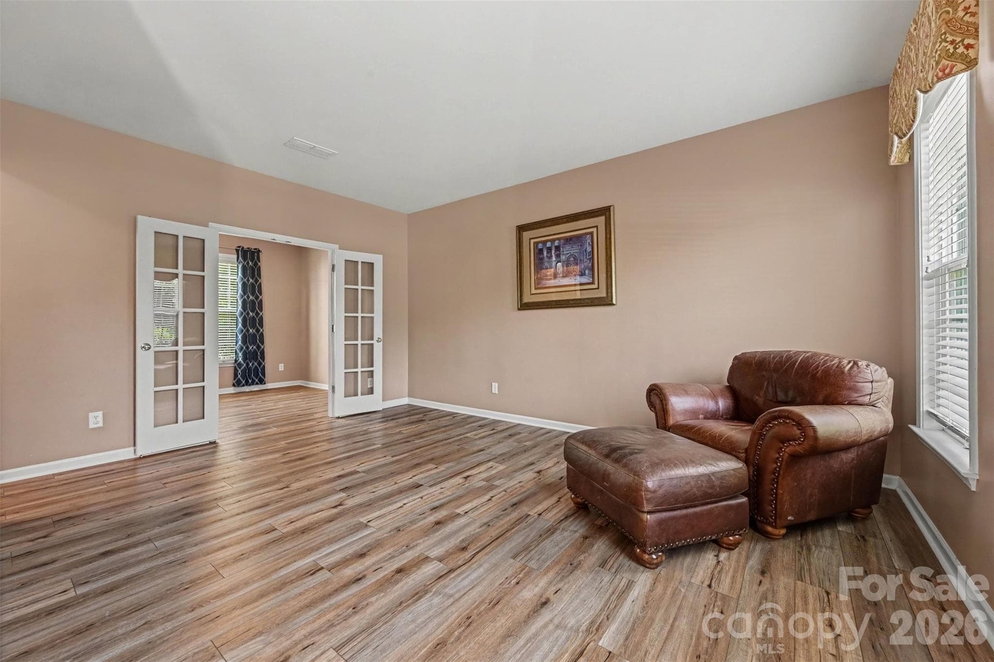 Single Family Residence at 9538 Linden Tree Lane, Charlotte, photo 9 of 44