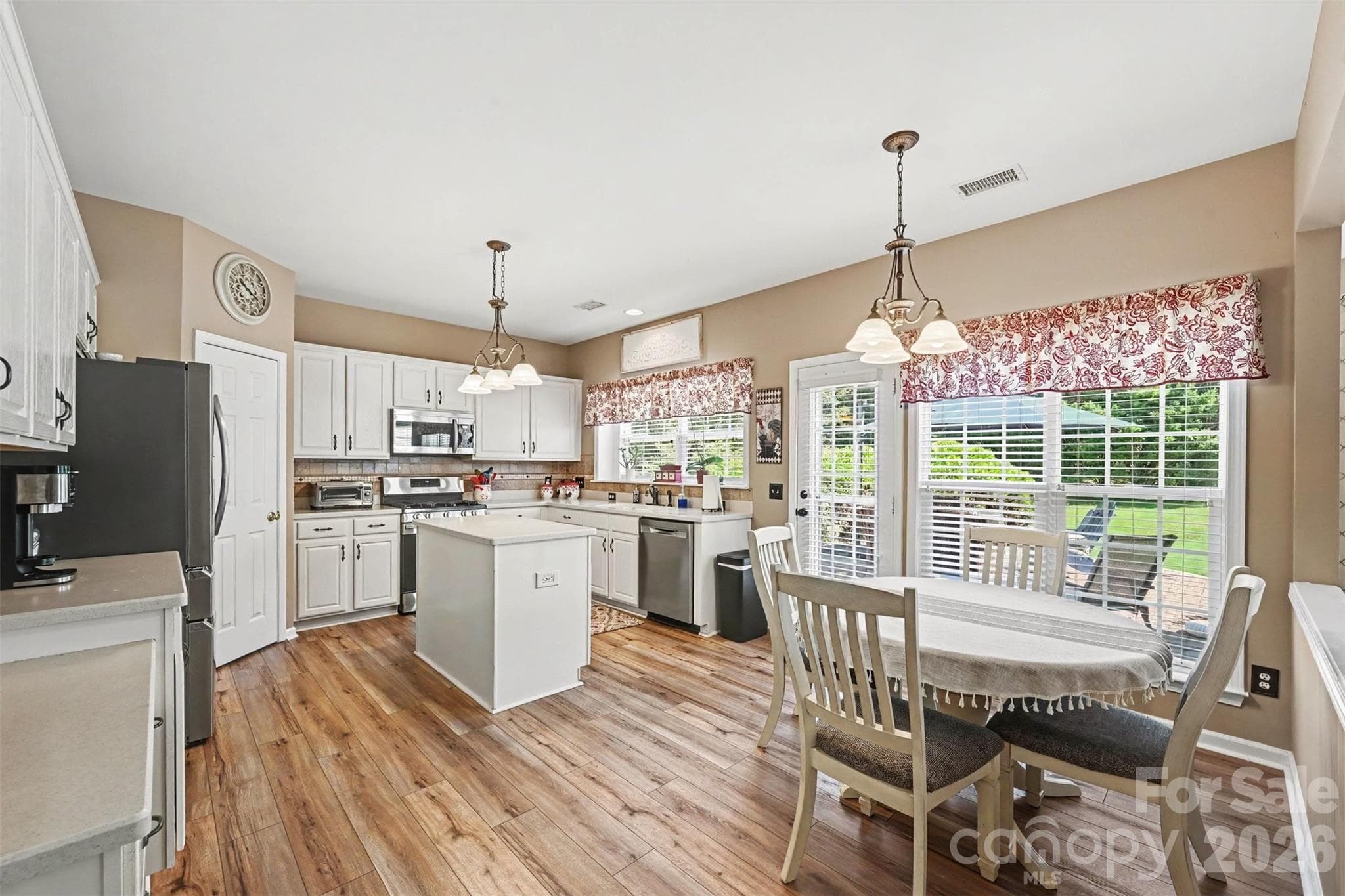 Single Family Residence at 9538 Linden Tree Lane, Charlotte, photo 17 of 44