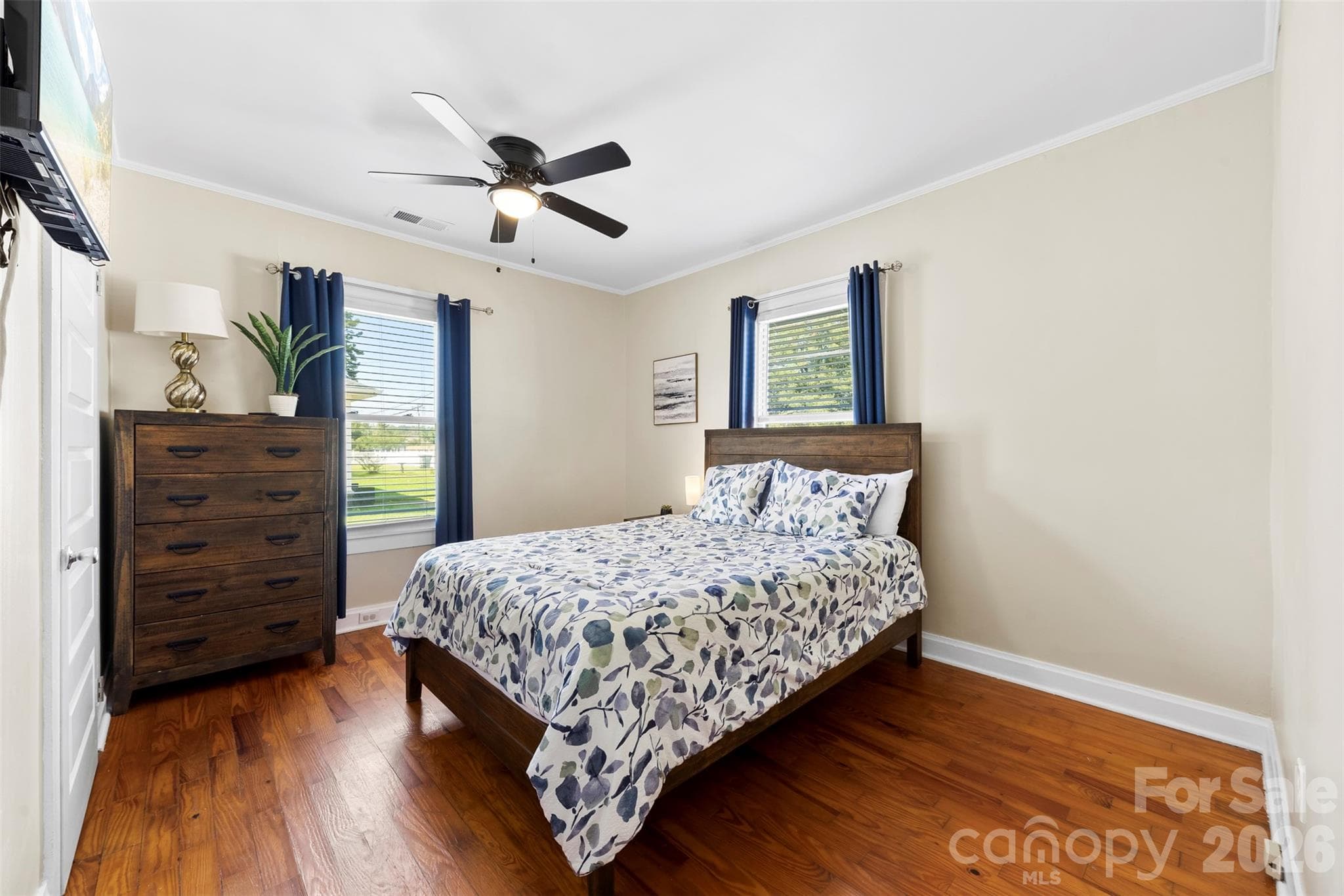 Single Family Residence at 1525 Perfection Avenue, Belmont, photo 10 of 20