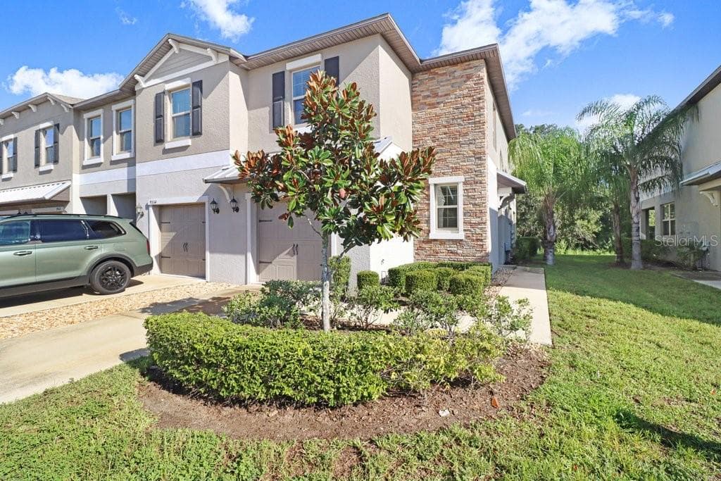 9536 PEMBROOKE PINES DR