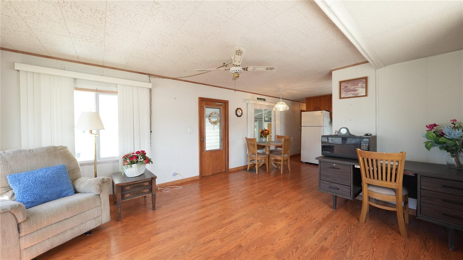 Mobile Home at 210 SOUTHWINDS DR, SARASOTA, photo 6 of 14