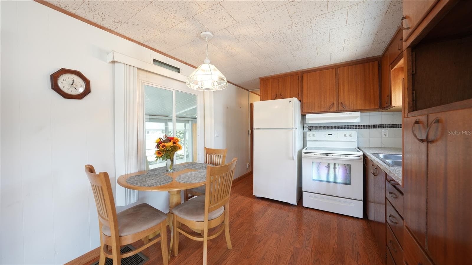 Mobile Home at 210 SOUTHWINDS DR, SARASOTA, photo 8 of 14
