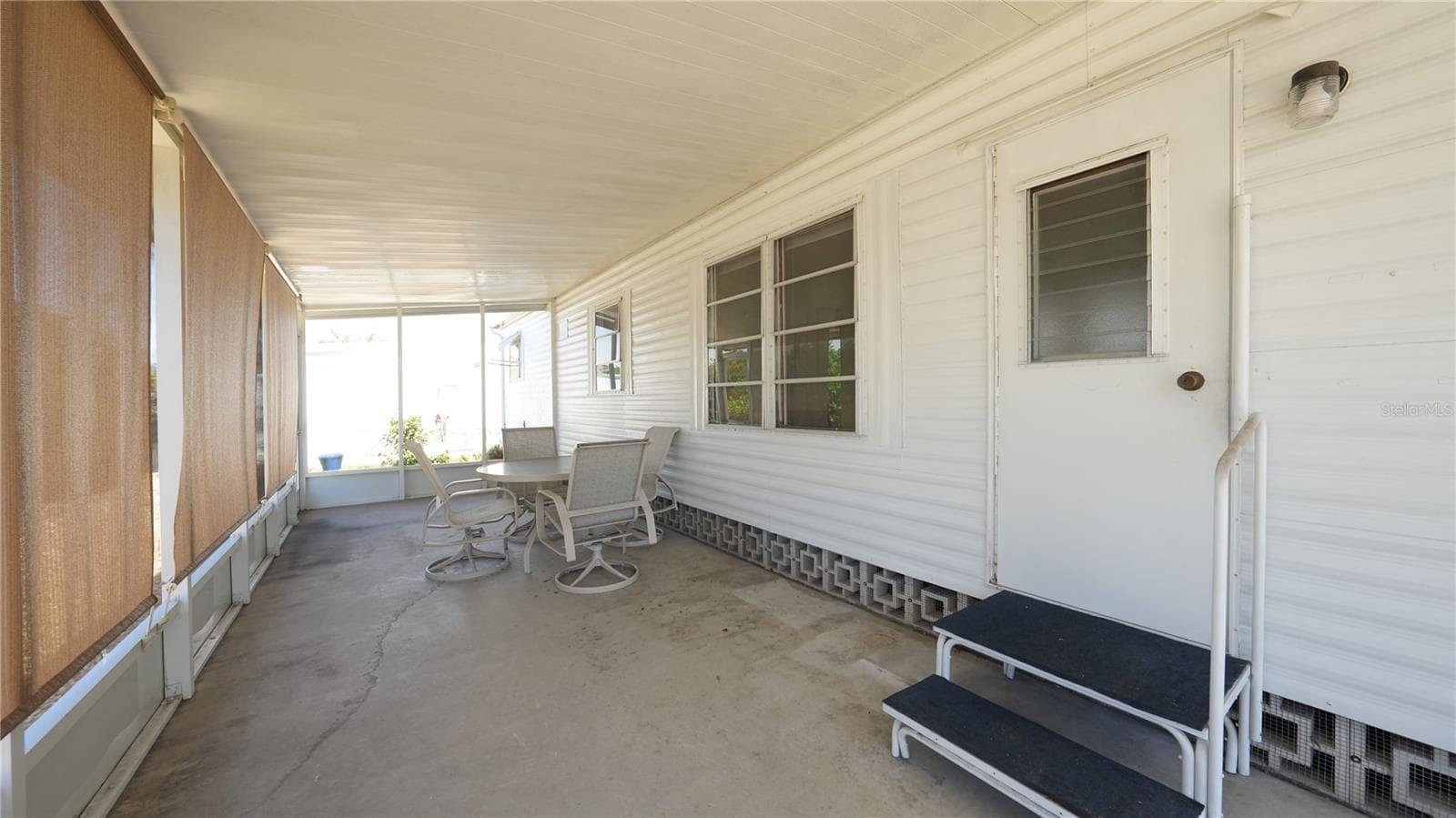 LEFT Lanai - 251 SOUTHWINDS DR, SARASOTA