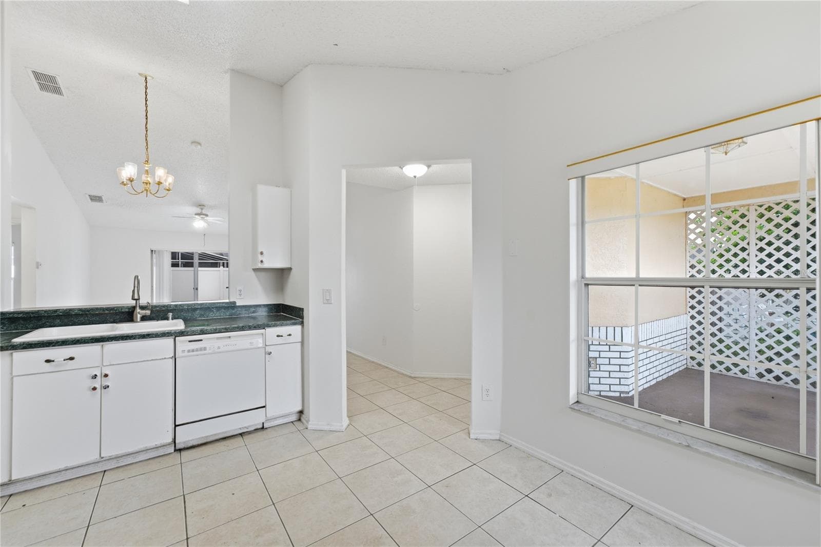 Single Family Residence at 4609 CHEYENNE POINT TRL, KISSIMMEE, photo 19 of 47