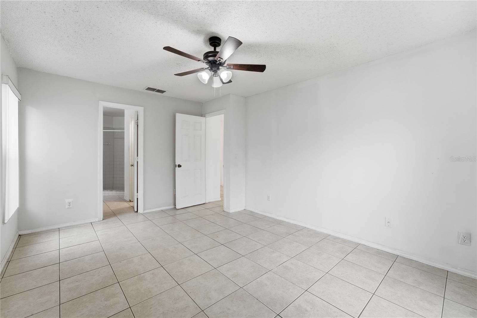 Single Family Residence at 4609 CHEYENNE POINT TRL, KISSIMMEE, photo 8 of 47
