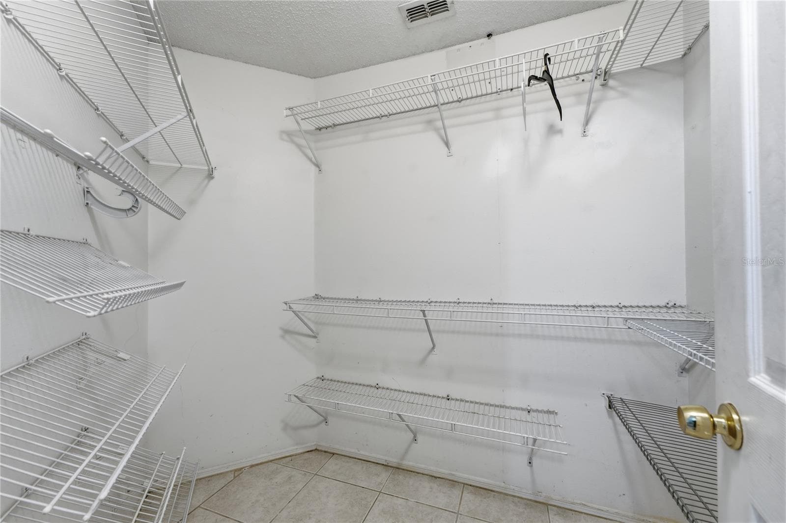 Single Family Residence at 4609 CHEYENNE POINT TRL, KISSIMMEE, photo 24 of 47