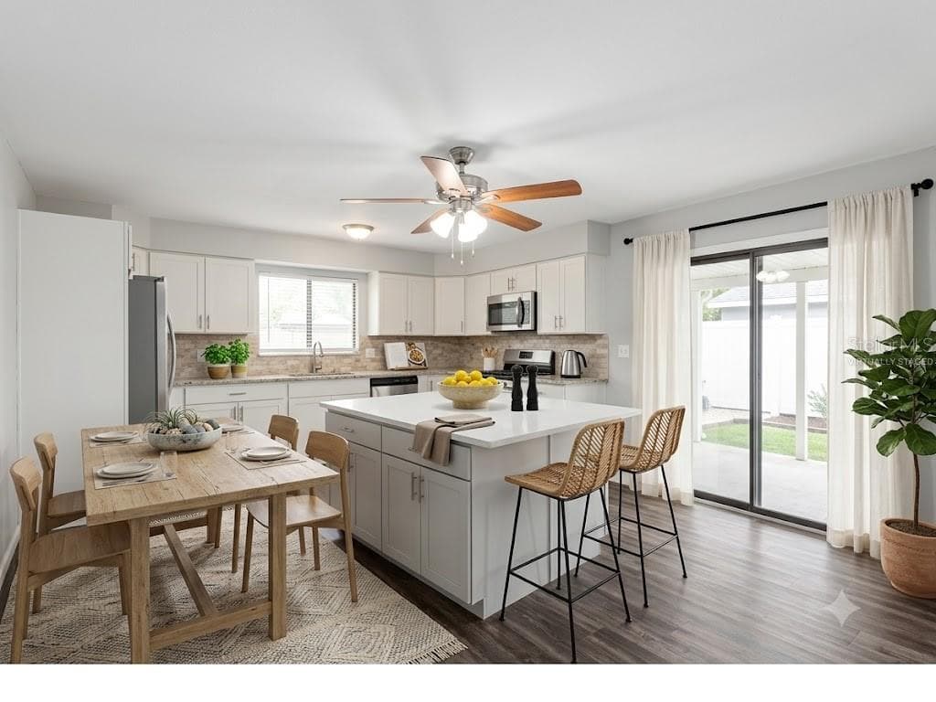 Virtually Staged - 14521 CATALINA CIR, SEMINOLE