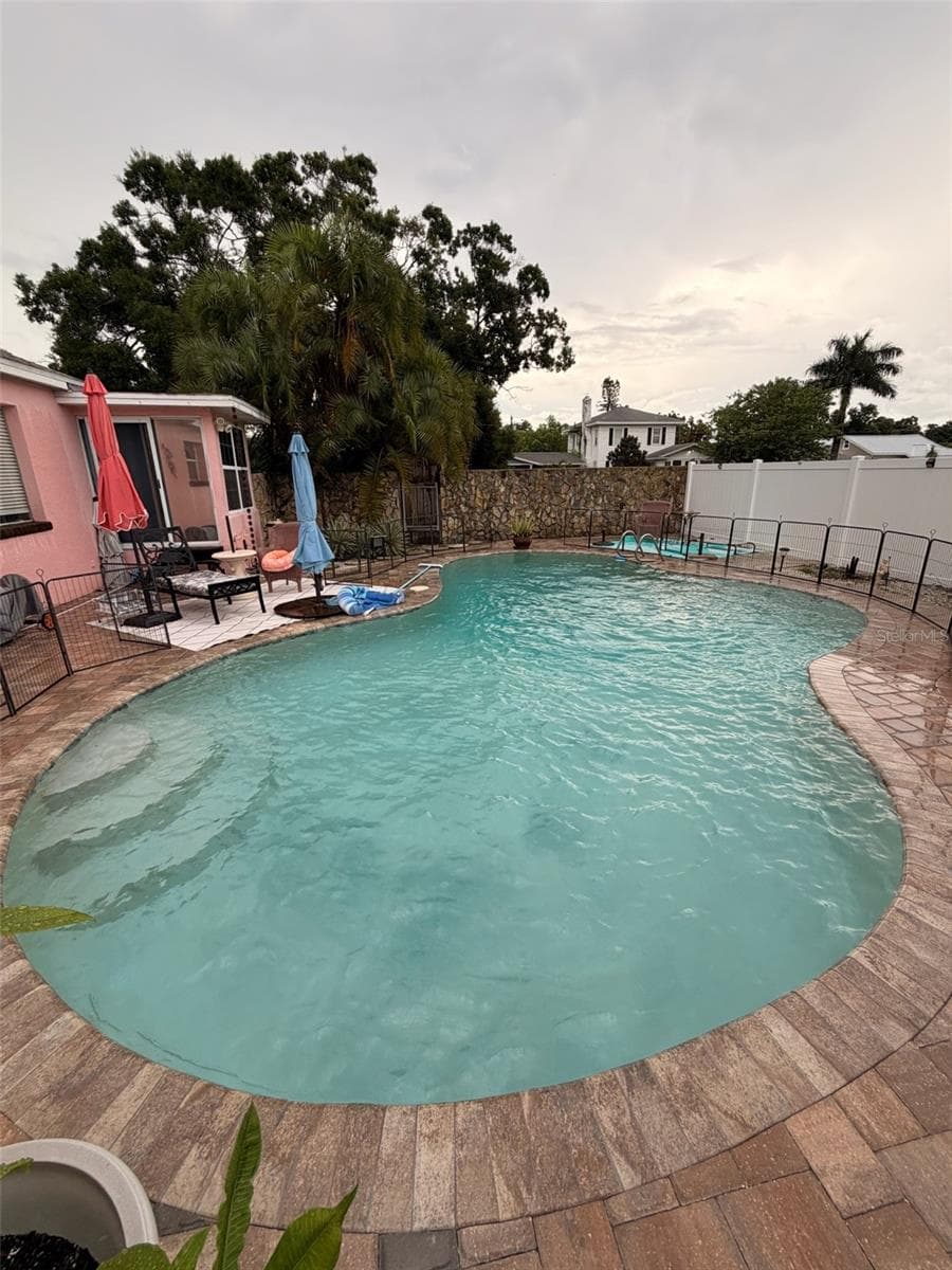 Single Family Residence at 4744 7TH AVE N, ST PETERSBURG, photo 12 of 21